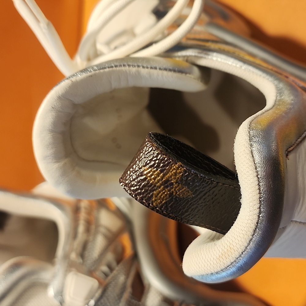 LOUIS VUITTON Calfskin Technical Nylon LV Archlight Sneakers 41 White Silver - Picture 8 of 16